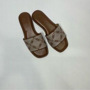 Michael Kors Hayworth Slide Sandals in Natural Luggage colorway women’s size 6.